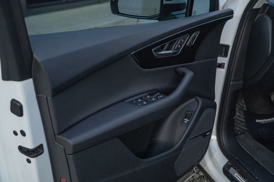 Продам Audi Q7 Premium Plus 2020 года в Черновцах