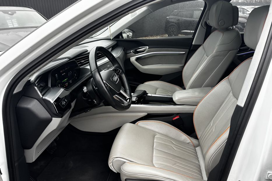 Продам Audi E-Tron 95КВТ авто у Львові  2021 года в Львове