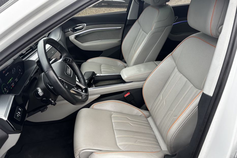 Продам Audi E-Tron 95КВТ авто у Львові  2021 года в Львове