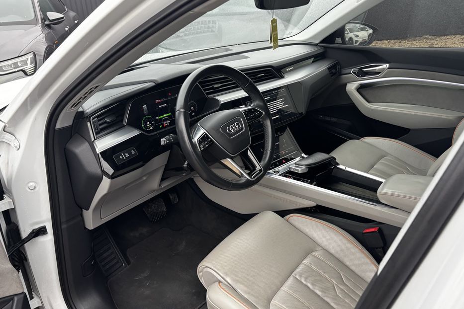 Продам Audi E-Tron 95КВТ авто у Львові  2021 года в Львове