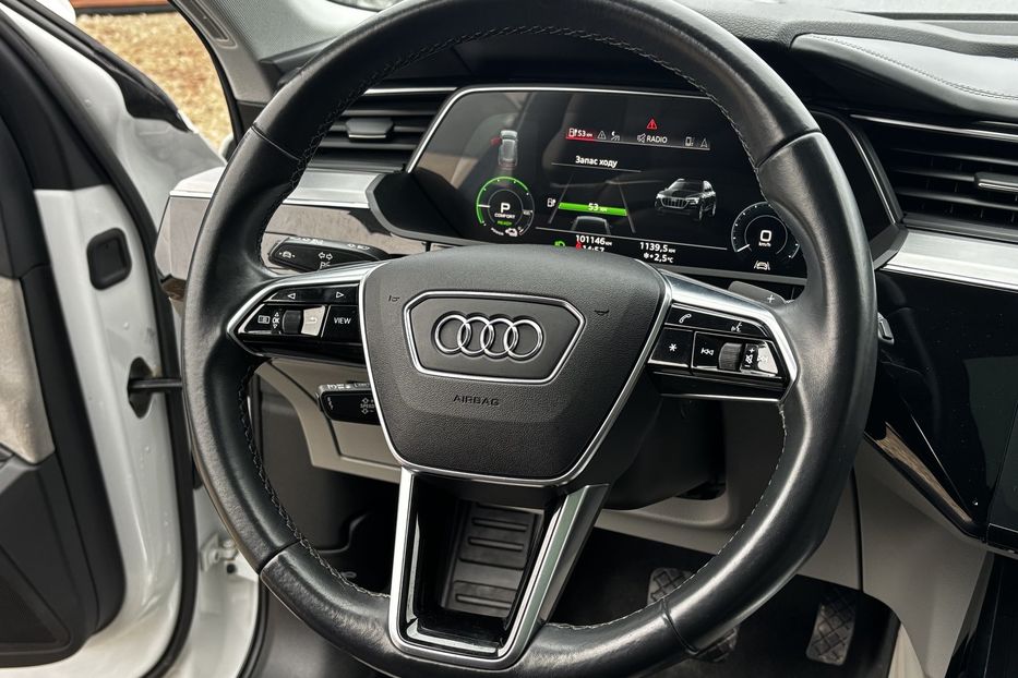 Продам Audi E-Tron 95КВТ авто у Львові  2021 года в Львове