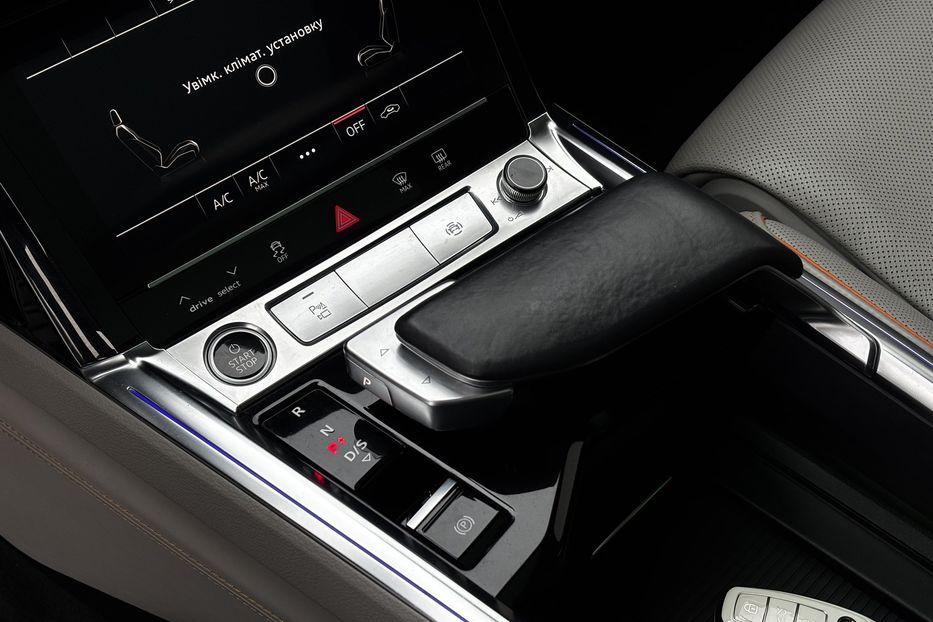 Продам Audi E-Tron 95КВТ авто у Львові  2021 года в Львове