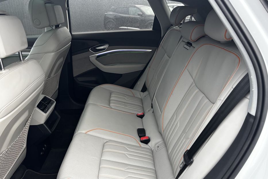 Продам Audi E-Tron 95КВТ авто у Львові  2021 года в Львове