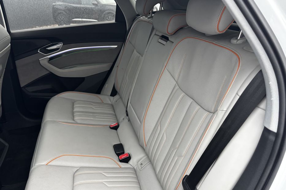 Продам Audi E-Tron 95КВТ авто у Львові  2021 года в Львове