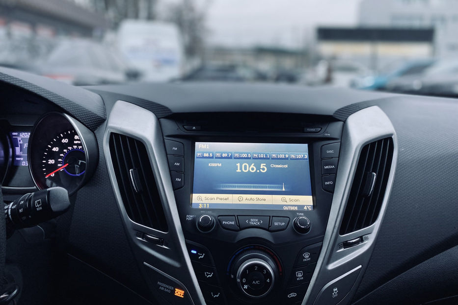 Продам Hyundai Veloster 1.6 AT (186 к.с.) 2016 года в Киеве