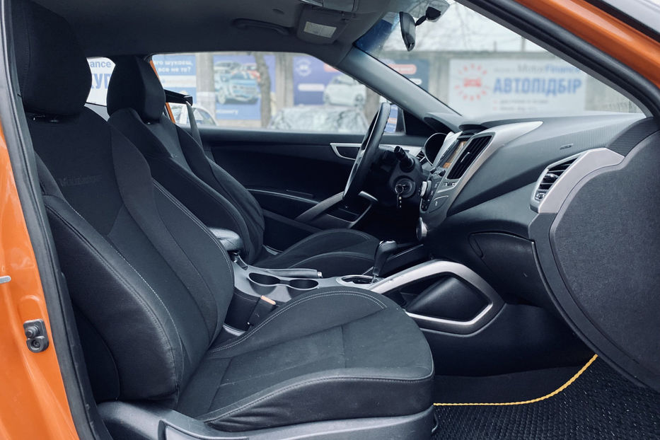 Продам Hyundai Veloster 1.6 AT (186 к.с.) 2016 года в Киеве