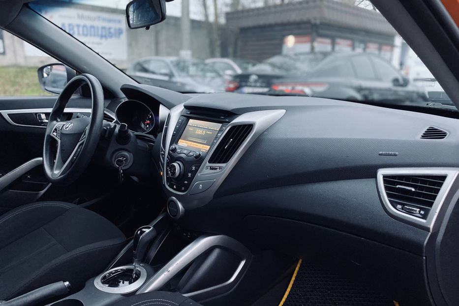 Продам Hyundai Veloster 1.6 AT (186 к.с.) 2016 года в Киеве