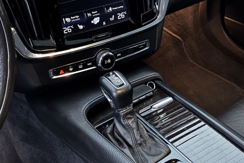 Продам Volvo S90 Full  2017 года в Львове