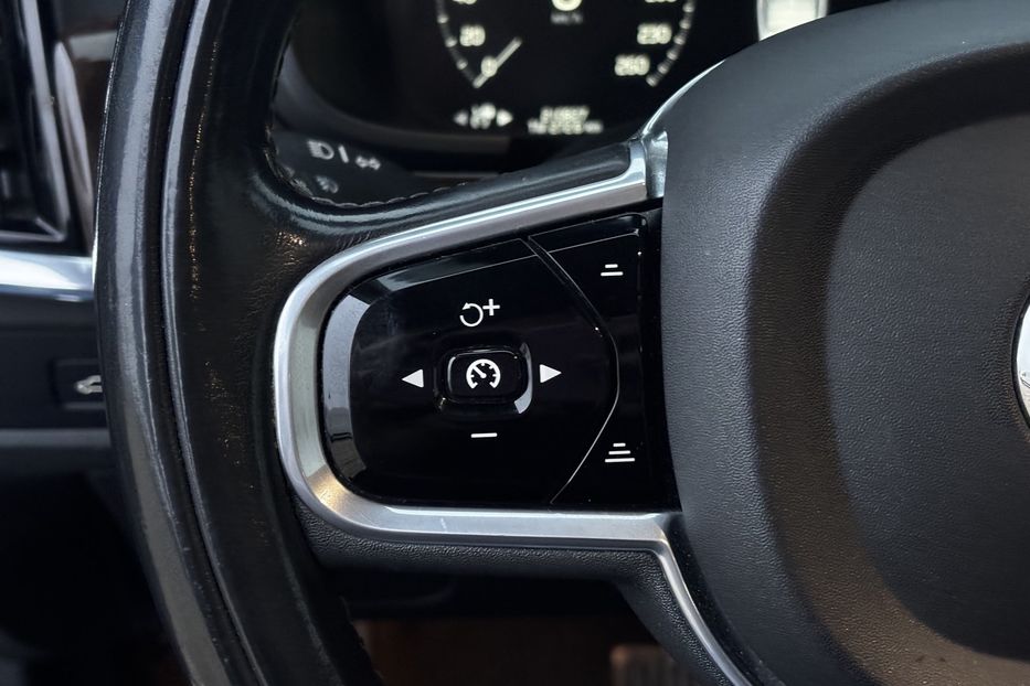 Продам Volvo S90 Full  2017 года в Львове