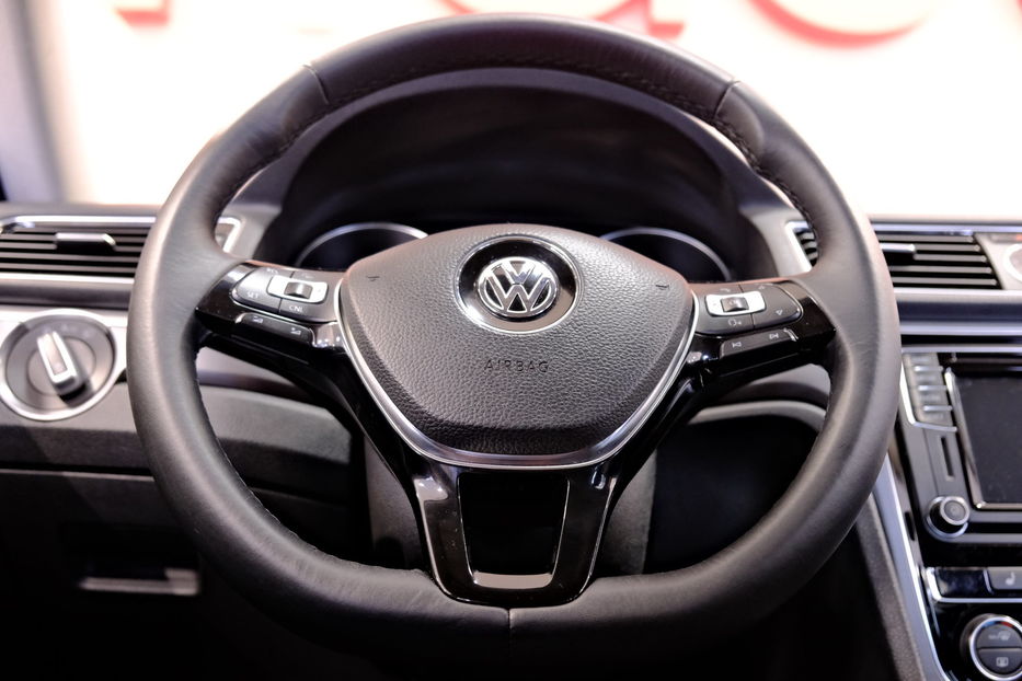 Продам Volkswagen Passat B7 2017 года в Одессе