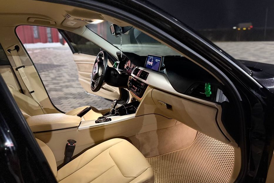 Продам BMW 3 Series 2016 года в Львове