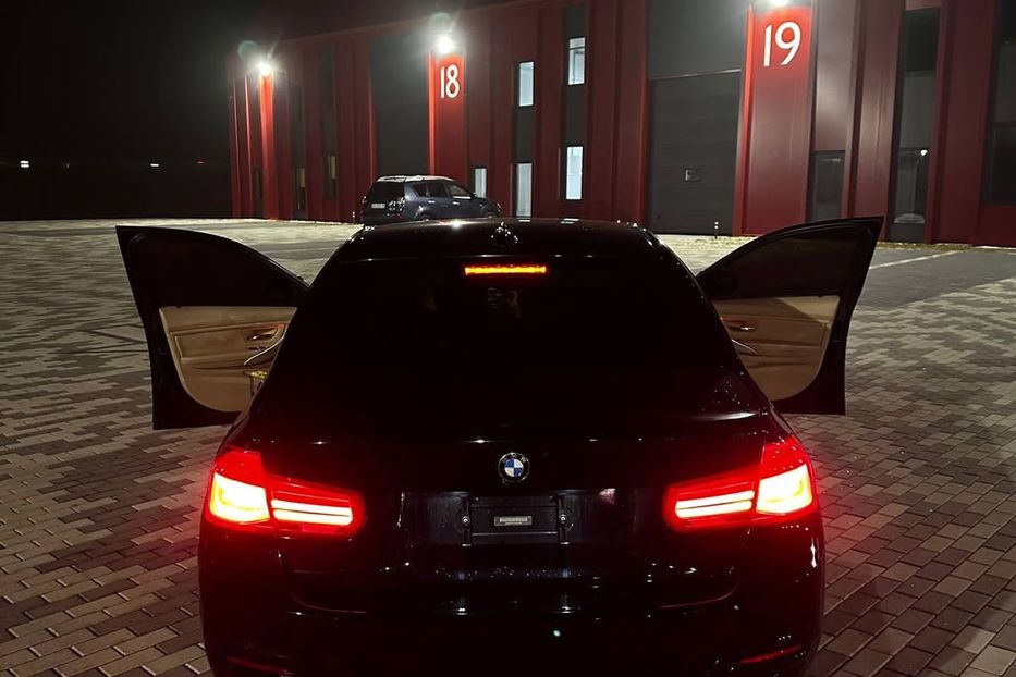 Продам BMW 3 Series 2016 года в Львове