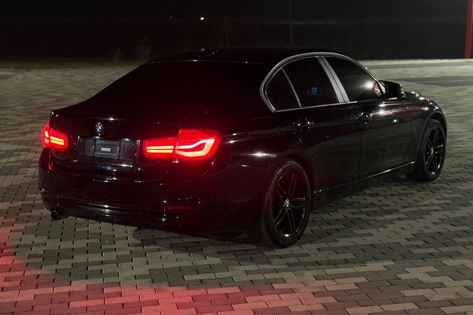 Продам BMW 3 Series 2016 года в Львове