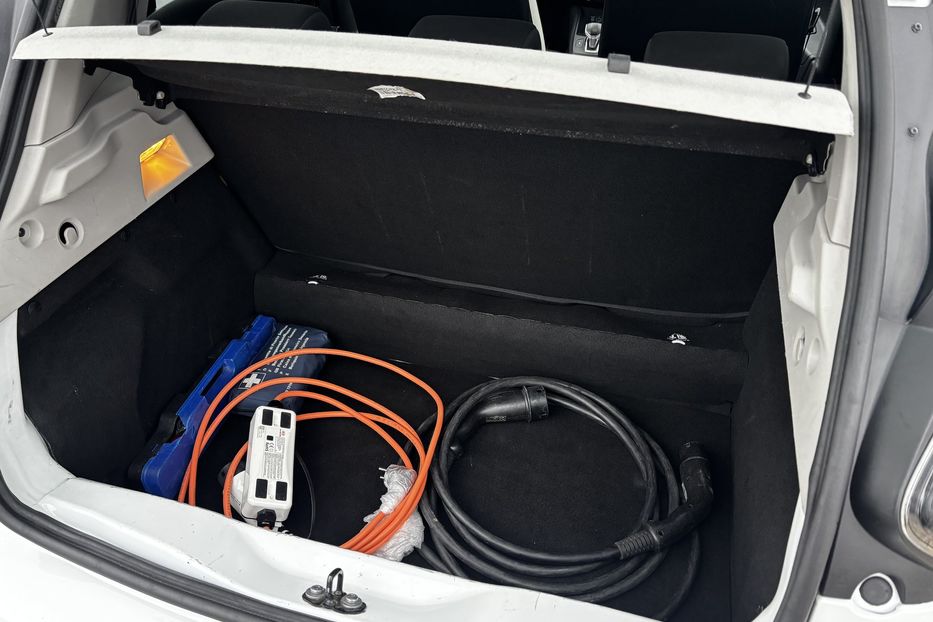 Продам Renault Zoe 52 кВт авто у Львові  2020 года в Львове