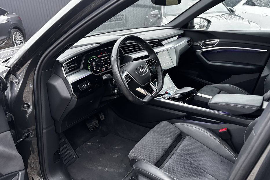 Продам Audi E-Tron SPORTBACK 55 авто у Львові  2022 года в Львове