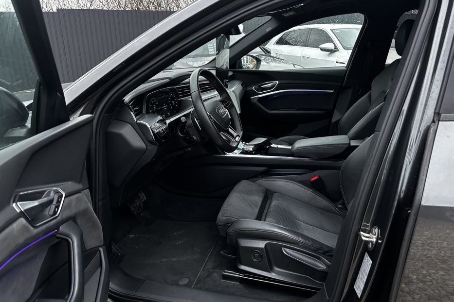 Продам Audi E-Tron SPORTBACK 55 авто у Львові  2022 года в Львове