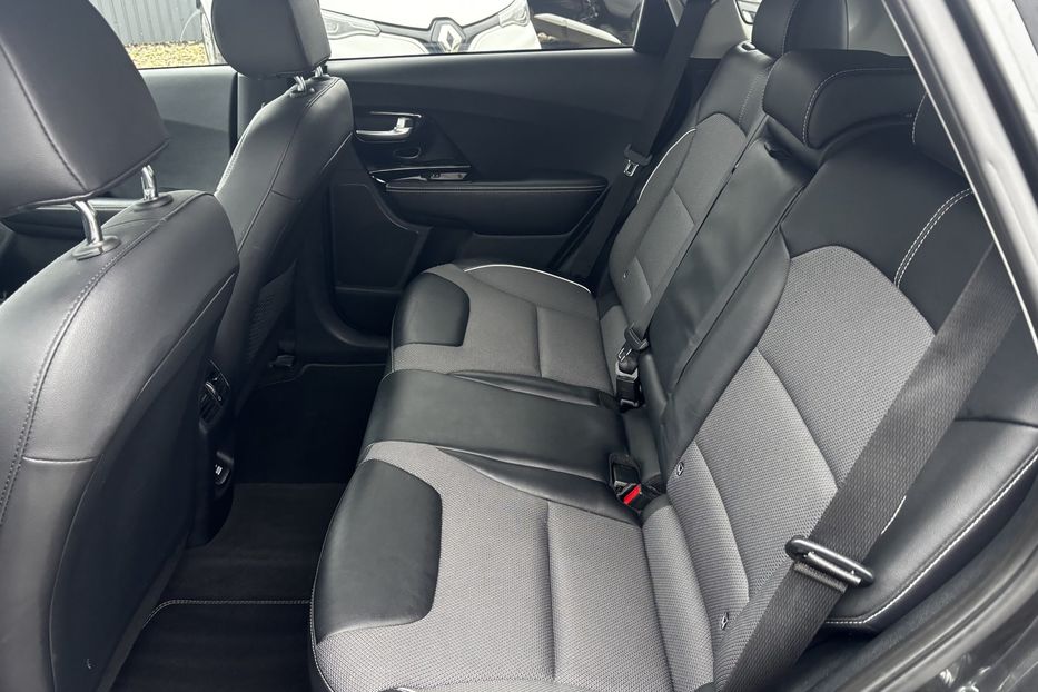 Продам Kia Niro 64 кВт авто у Львові  2021 года в Львове