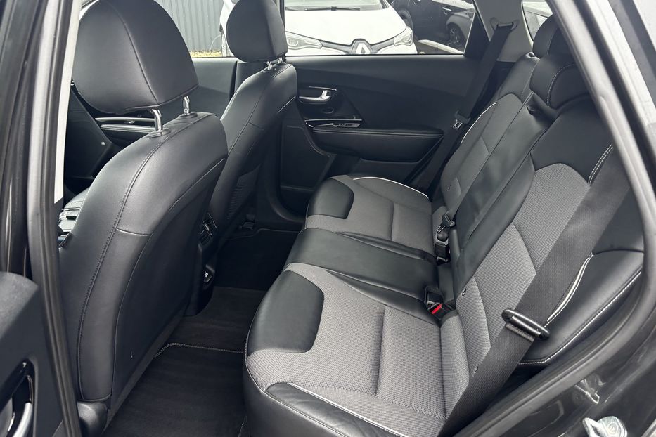 Продам Kia Niro 64 кВт авто у Львові  2021 года в Львове