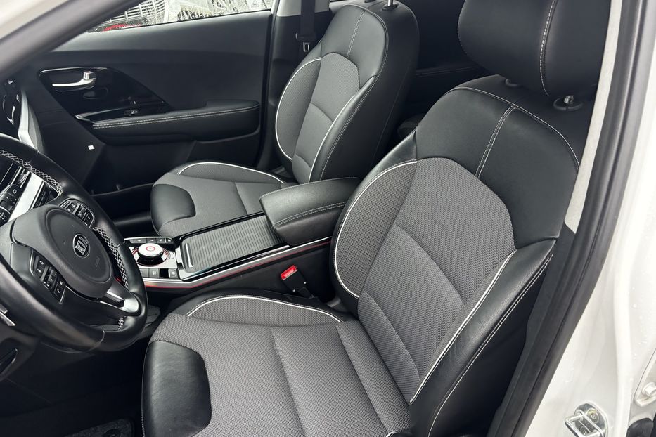 Продам Kia Niro Prestige 64 кВт авто у Львові 2020 года в Львове