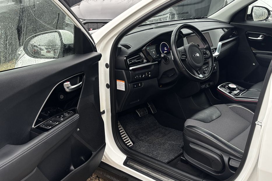 Продам Kia Niro Prestige 64 кВт авто у Львові 2020 года в Львове