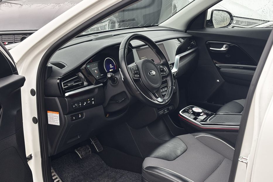 Продам Kia Niro Prestige 64 кВт авто у Львові 2020 года в Львове