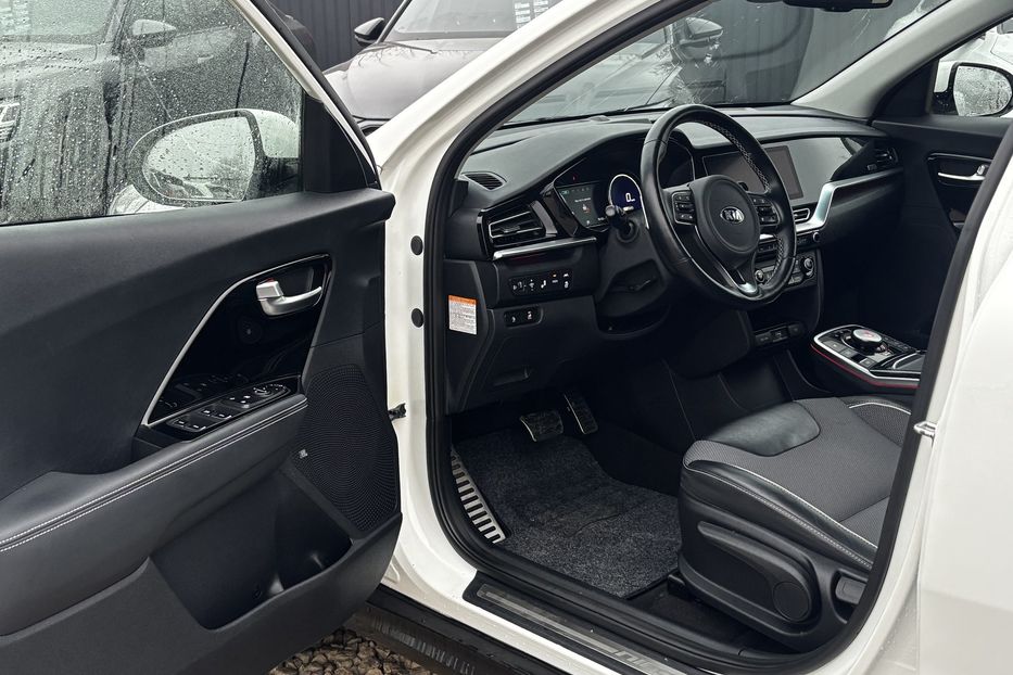 Продам Kia Niro Prestige 64 кВт авто у Львові 2020 года в Львове