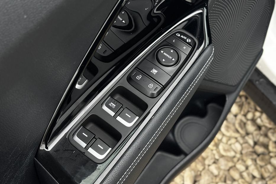 Продам Kia Niro Prestige 64 кВт авто у Львові 2020 года в Львове