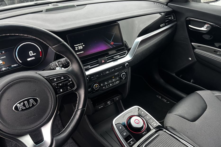 Продам Kia Niro Prestige 64 кВт авто у Львові 2020 года в Львове