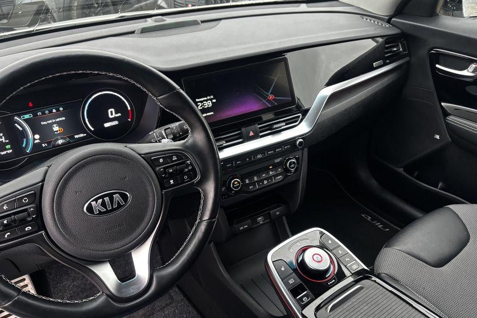 Продам Kia Niro Prestige 64 кВт авто у Львові 2020 года в Львове