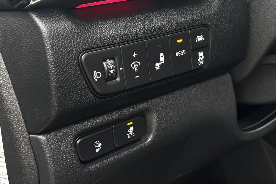 Продам Kia Niro Prestige 64 кВт авто у Львові 2020 года в Львове