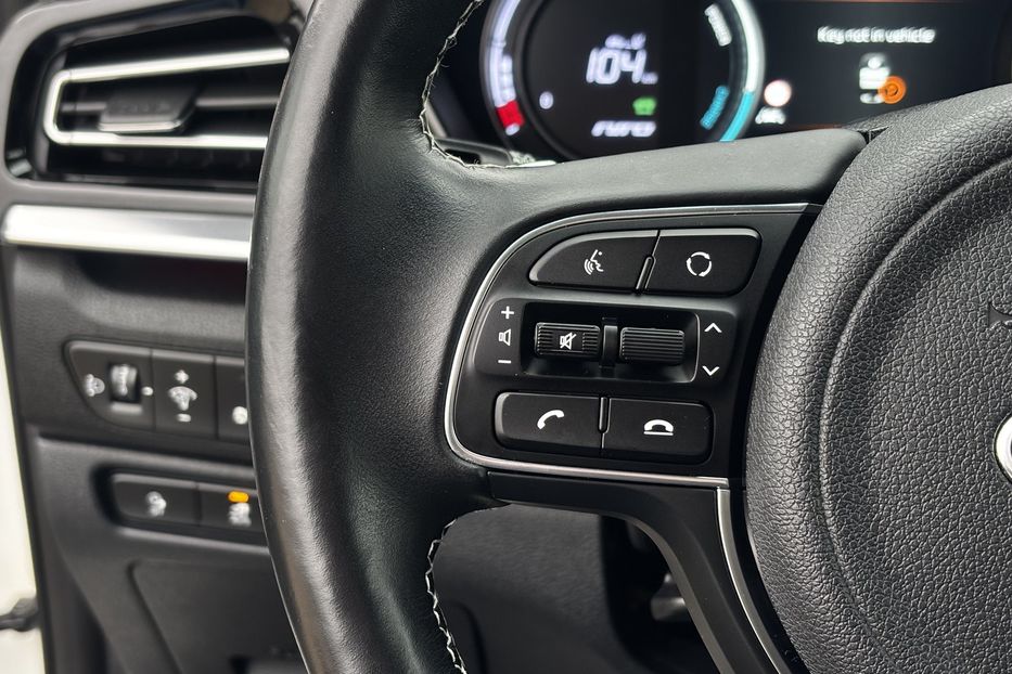 Продам Kia Niro Prestige 64 кВт авто у Львові 2020 года в Львове