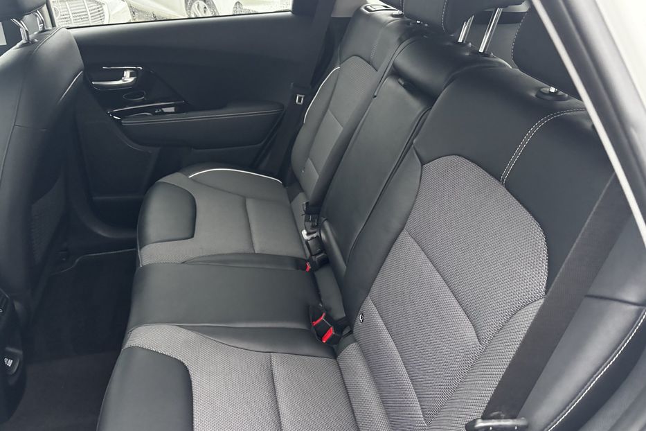 Продам Kia Niro Prestige 64 кВт авто у Львові 2020 года в Львове