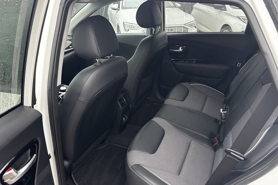 Продам Kia Niro Prestige 64 кВт авто у Львові 2020 года в Львове