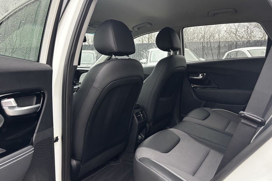 Продам Kia Niro Prestige 64 кВт авто у Львові 2020 года в Львове