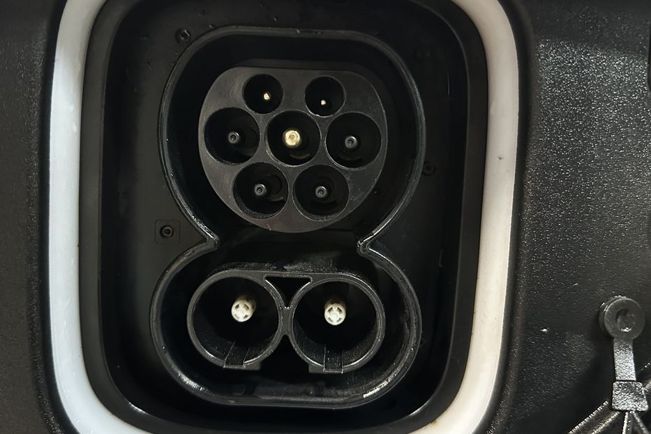 Продам Hyundai Kona 64kWhМакс.комплектація PREMIUM 2021 года в Львове