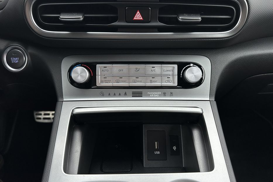 Продам Hyundai Kona 64kWhМакс.комплектація PREMIUM 2021 года в Львове