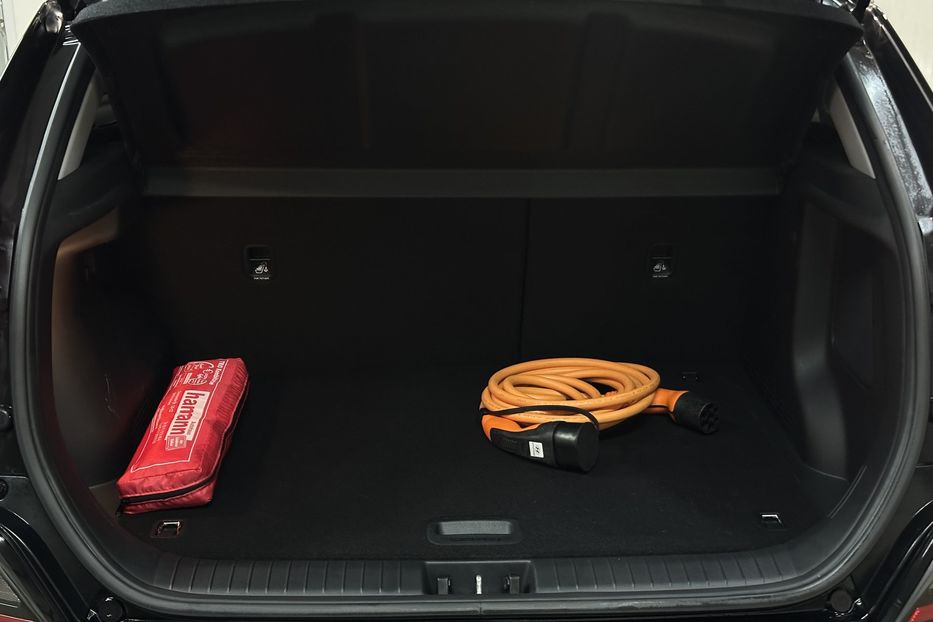 Продам Hyundai Kona 64kWhМакс.комплектація PREMIUM 2021 года в Львове