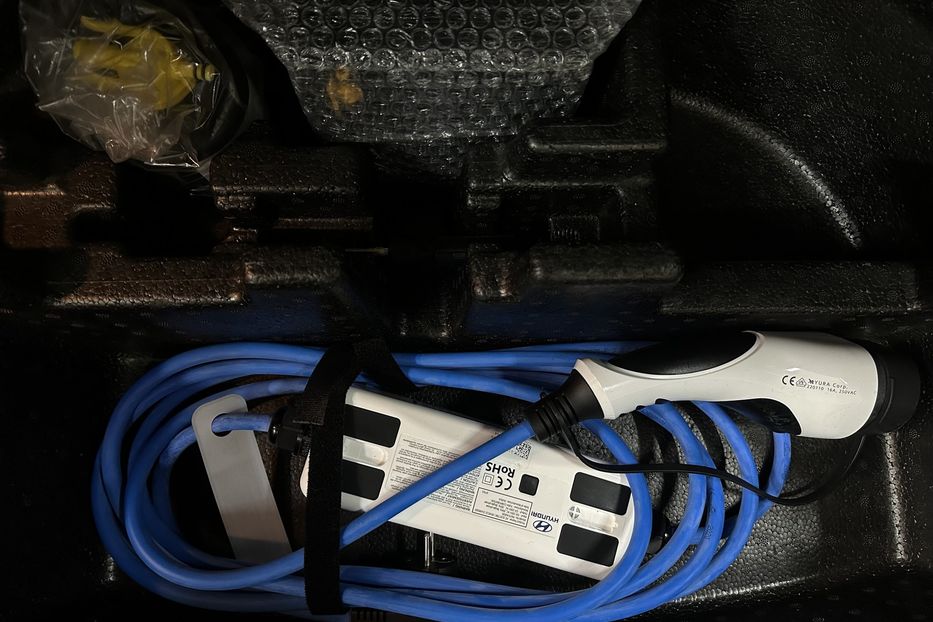 Продам Hyundai Kona 64kWhМакс.комплектація PREMIUM 2021 года в Львове