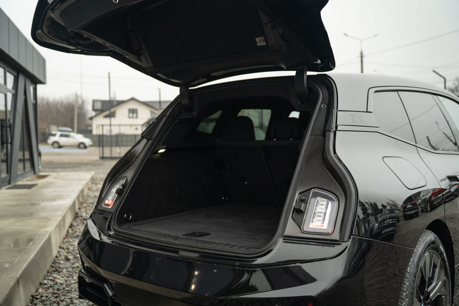 Продам BMW iX xDrive50 2022 года в Черновцах