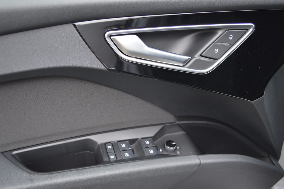 Продам Audi E-Tron Q4  2022 года в Одессе