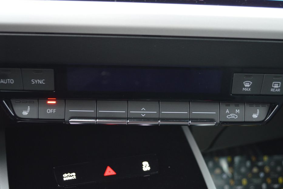 Продам Audi E-Tron Q4  2022 года в Одессе