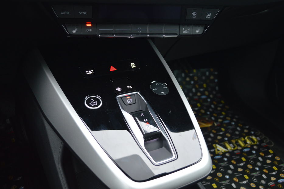 Продам Audi E-Tron Q4  2022 года в Одессе