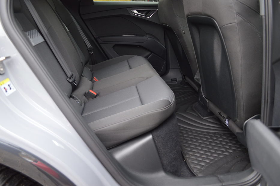 Продам Audi E-Tron Q4  2022 года в Одессе