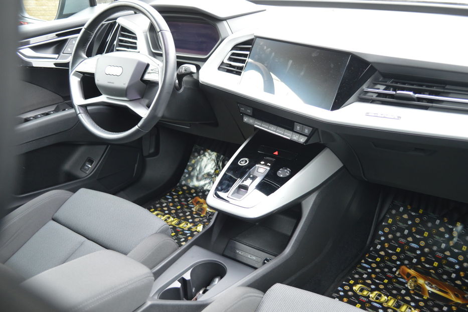 Продам Audi E-Tron Q4  2022 года в Одессе