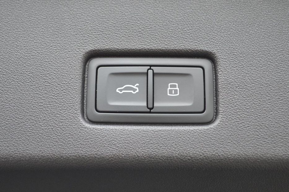 Продам Audi E-Tron Q4  2022 года в Одессе