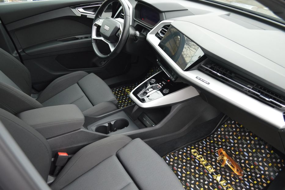 Продам Audi E-Tron Q4  2022 года в Одессе