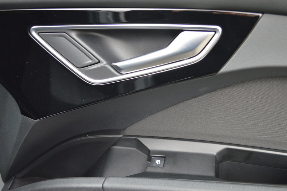 Продам Audi E-Tron Q4  2022 года в Одессе