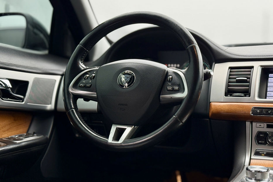 Продам Jaguar XF 2012 года в Киеве