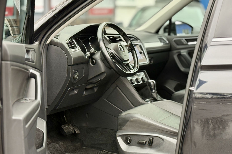 Продам Volkswagen Tiguan 2.0 TSI АT (184 к.с.) 4Motion  2018 года в Киеве