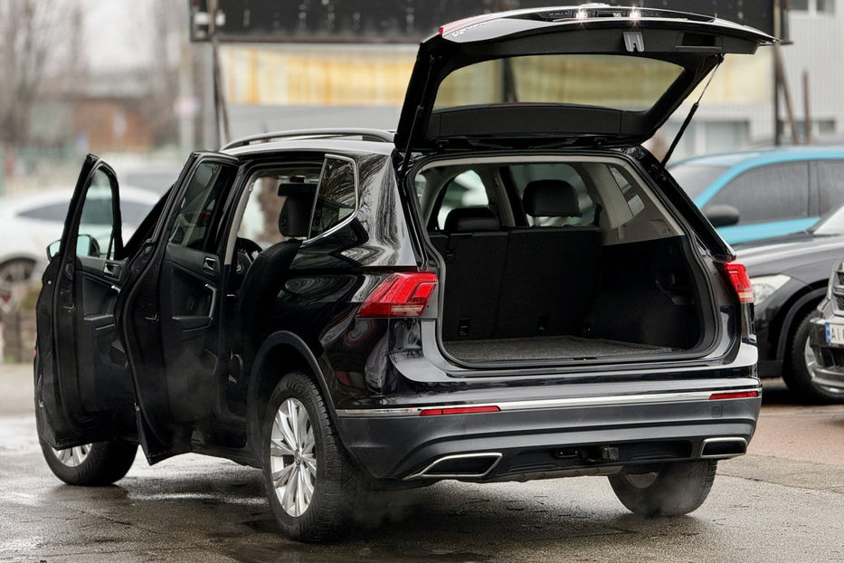 Продам Volkswagen Tiguan 2.0 TSI АT (184 к.с.) 4Motion  2018 года в Киеве